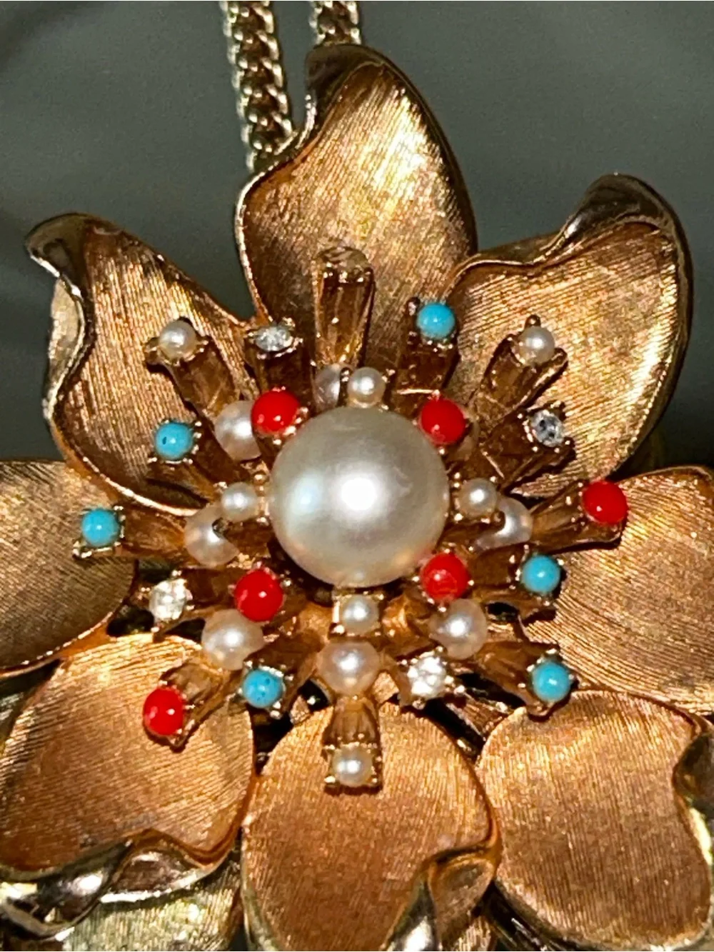 RARE VINTAGE LARGE GOLD TONE BROOCH Flower Starburst Collectible Turquoise